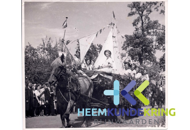 Pannerden Bevrijdings feesten augustus 1945 Coll. J.van Ingen